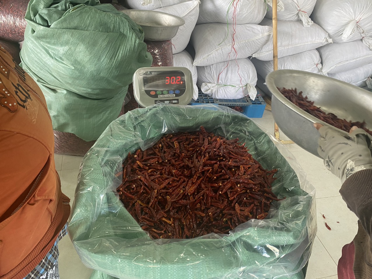 Công ty TNHH TƯ VẤN THIẾT KẾ LAM KIÊN cần tìm nhà vận tải đường biển sang Indonesia