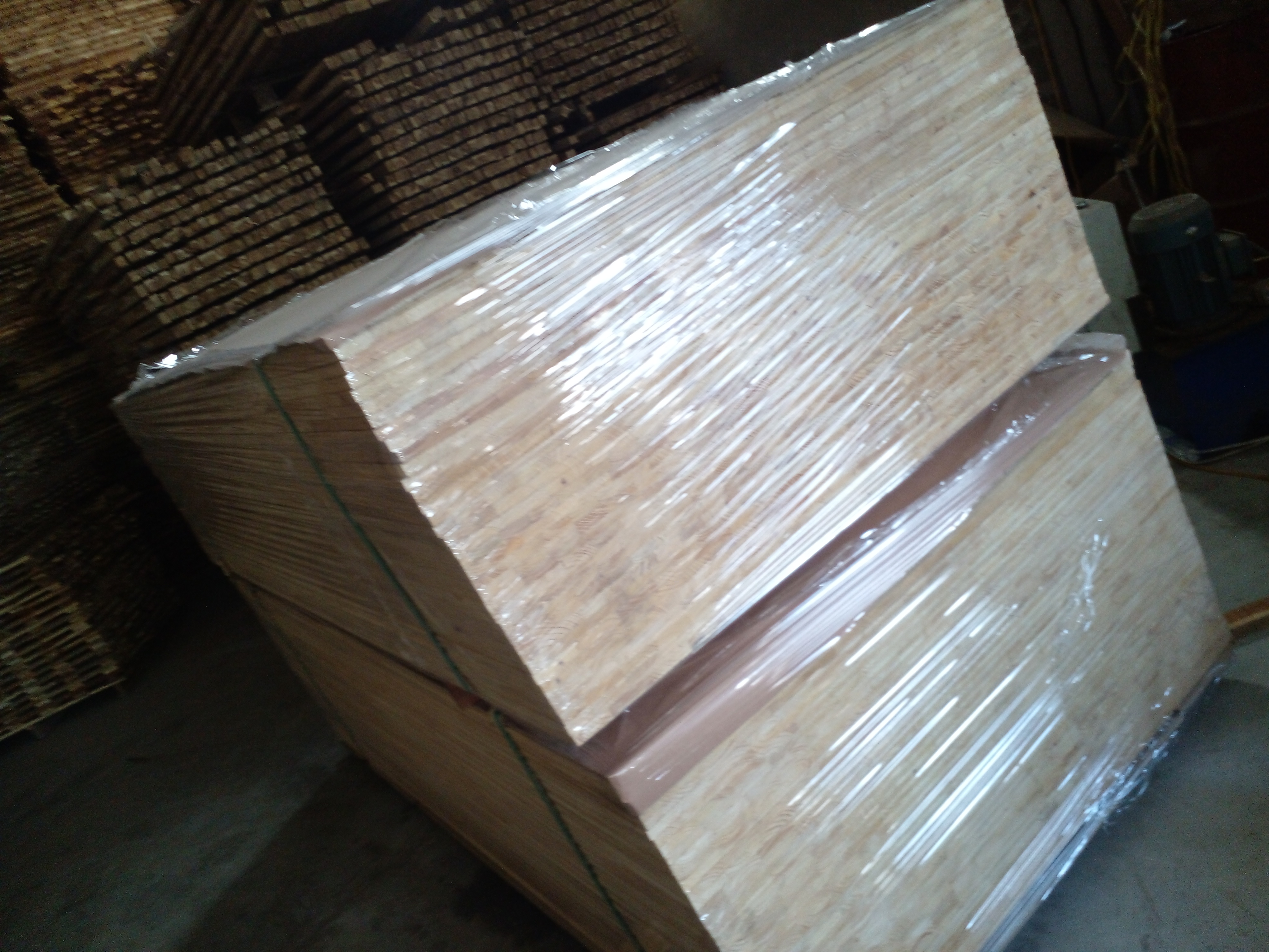 Công ty Hồ Tuyến cần tìm đơn vị vận tải biển đi Gỗ ghép thanh đến cảng Malaysia