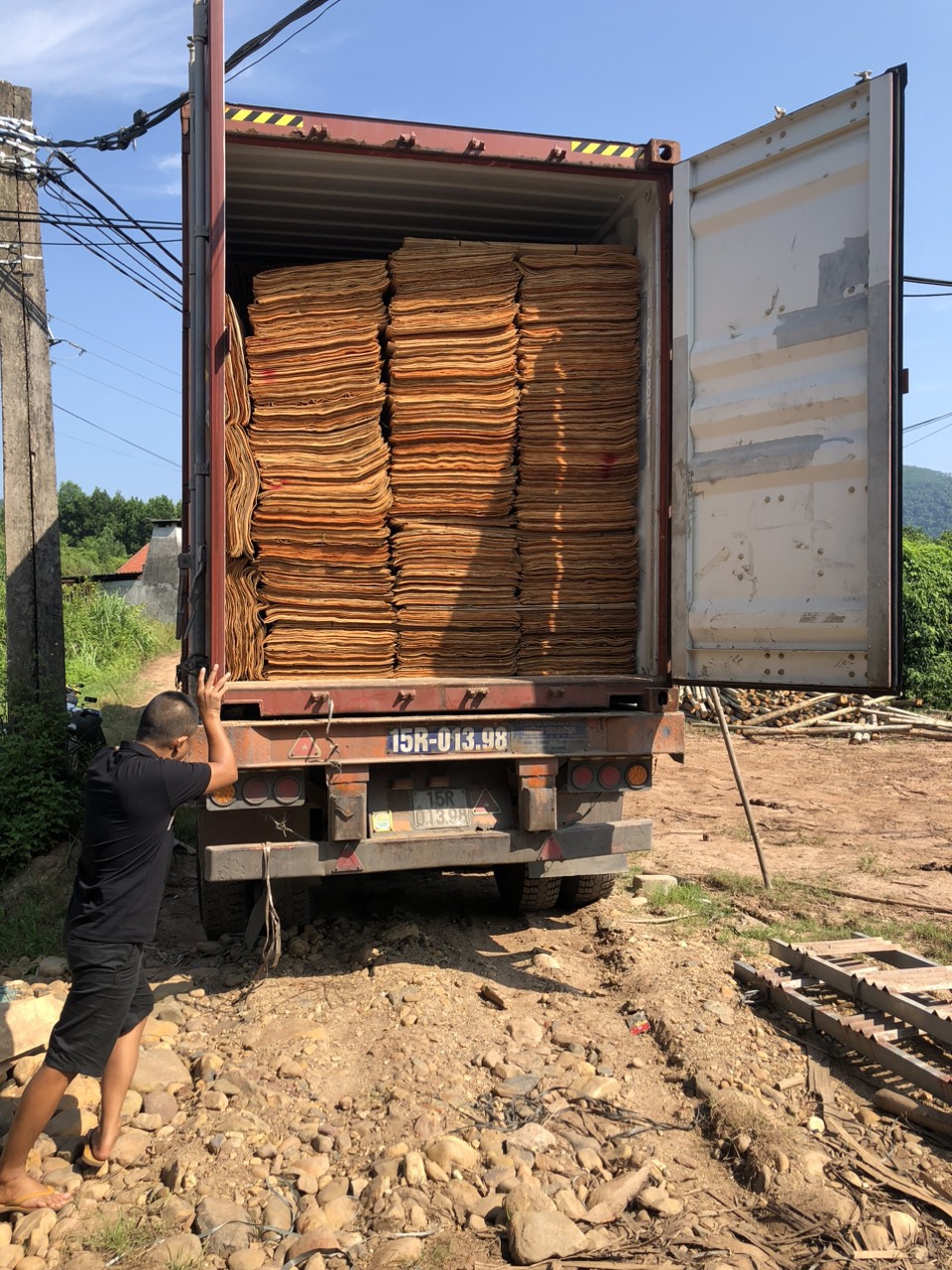 CÔNG TY TNHH HONG MINH VIỆT NAM CẦN TÌM ĐƠN VỊ VẬN TẢI ĐƯỜNG BIỂN MẶT HÀNG VÁN BÓC ĐI MUNDRA