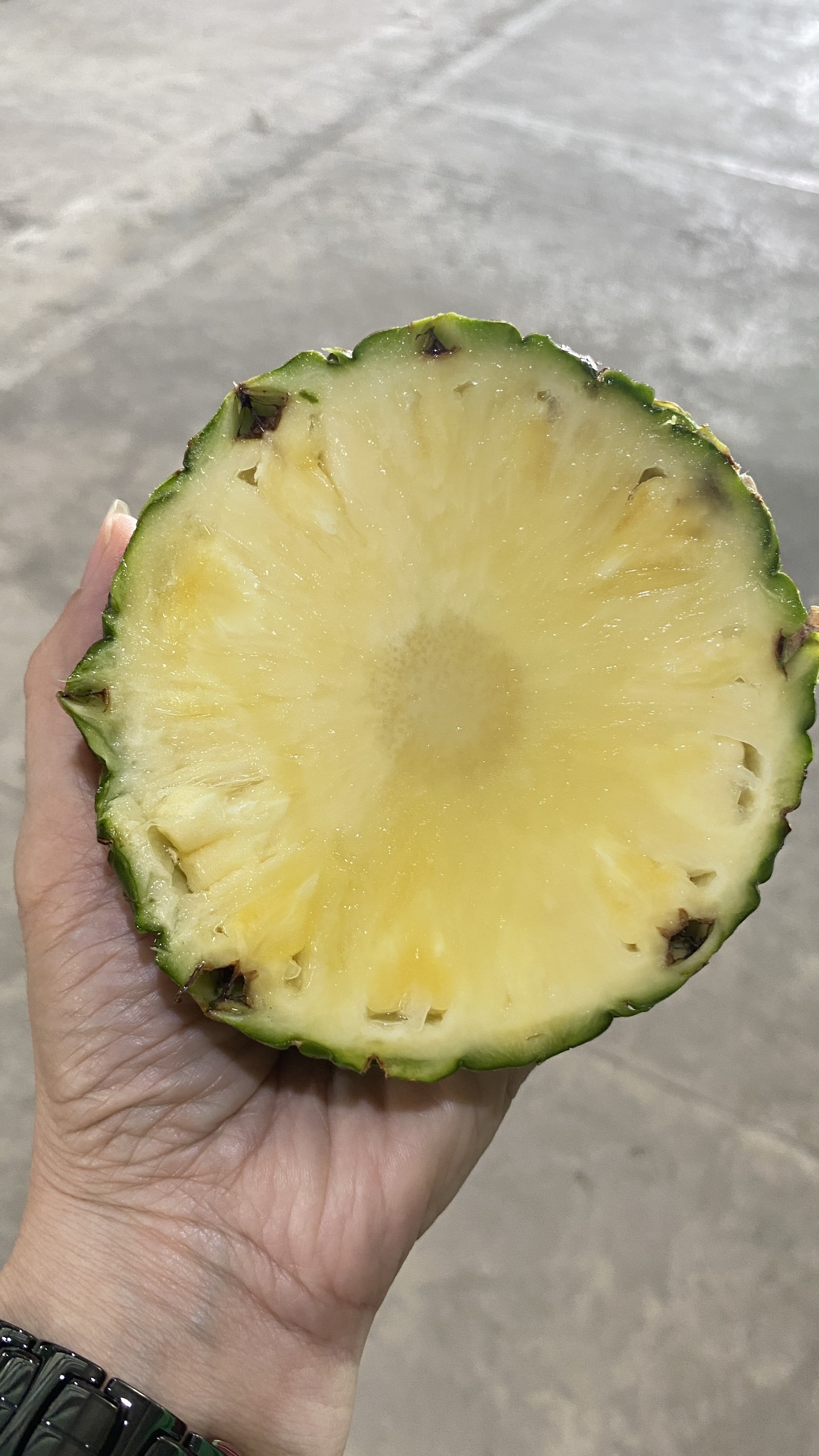 Công ty TNHH Thương Mại Anh Minh Fresh cần báo giá cước vận tải hàng không mặt hàng Dứa đi Phillipines