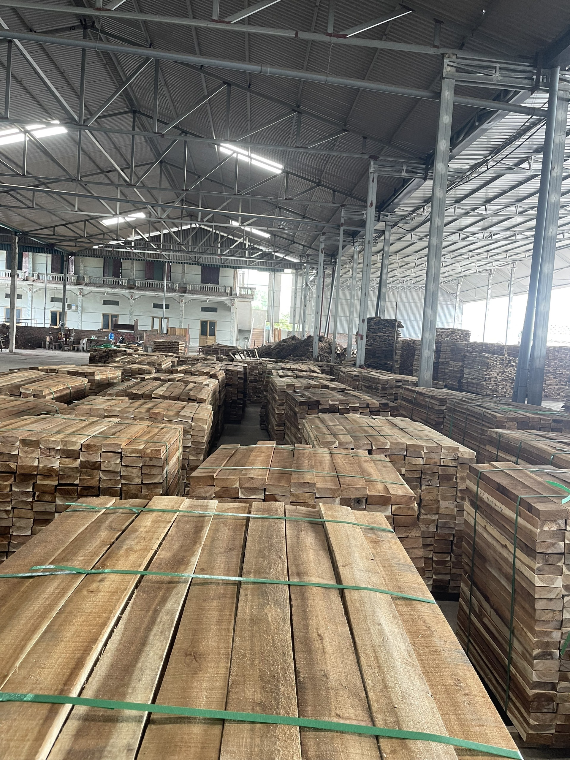 Cần tìm cước biển mặt hàng gỗ keo xẻ đi Ấn Độ