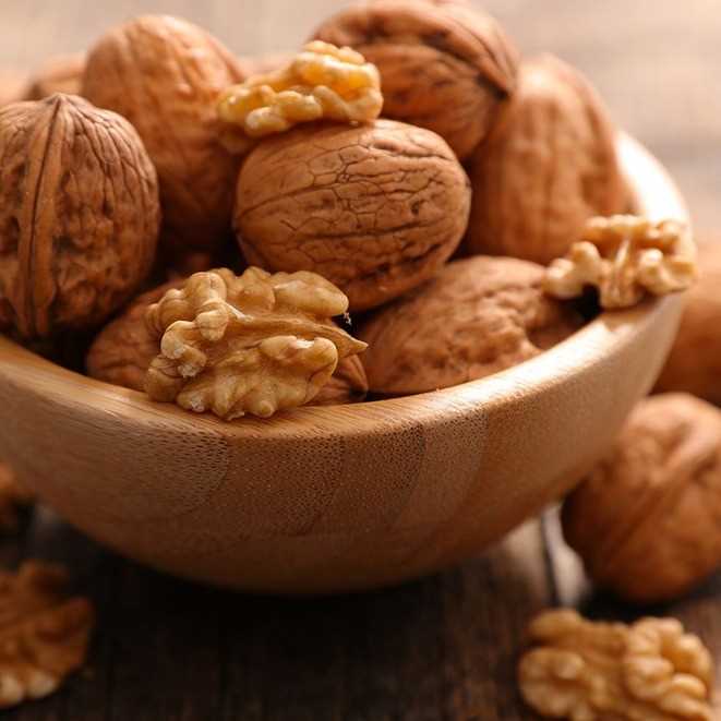 I AM LOOKING WALNUT