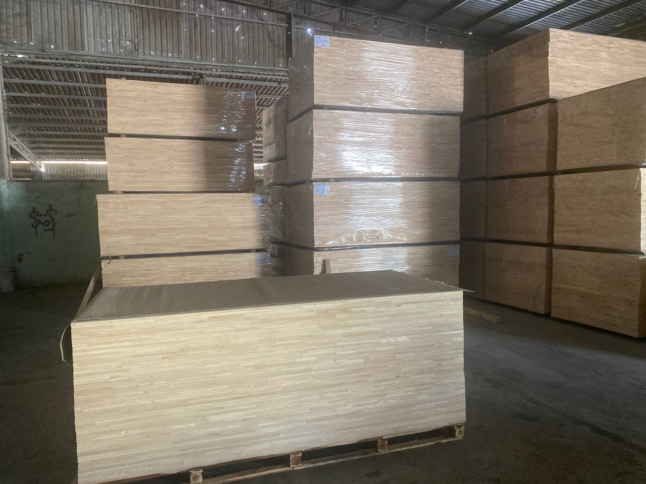 CẦN TÌM ĐƠN VỊ VẬN TẢI BIỂN VẬN TẢI SẢN PHẨM GỖ GHÉP THANH ĐI CẢNG MUNDRA, ẤN ĐỘ