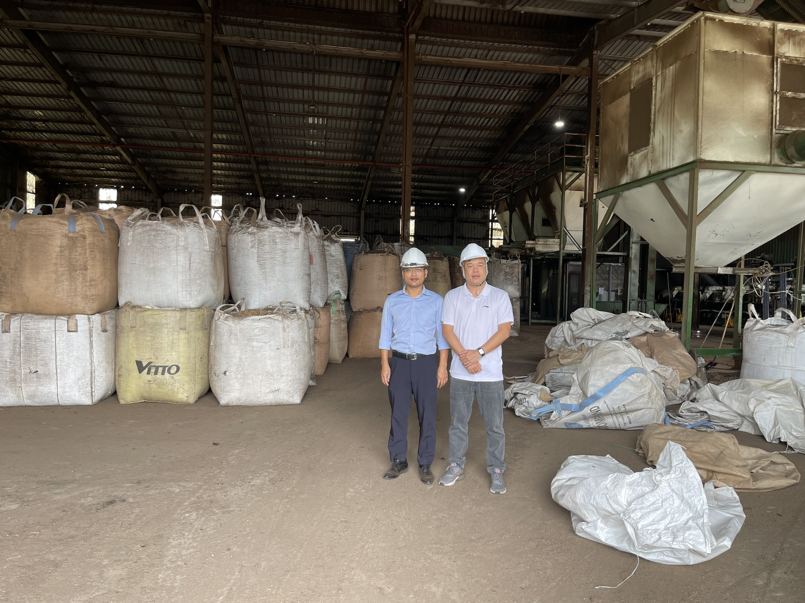 Cần tìm đối tác vận chuyển nội địa từ nhà máy ra cảng biển khu vực phía Bắc mặt hàng viên nén gỗ