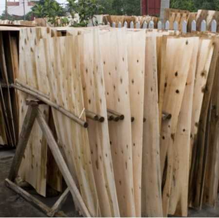 Cần tìm đơn vị vận tải vận chuyển mặt hàng Ván bóc đi Ấn Độ