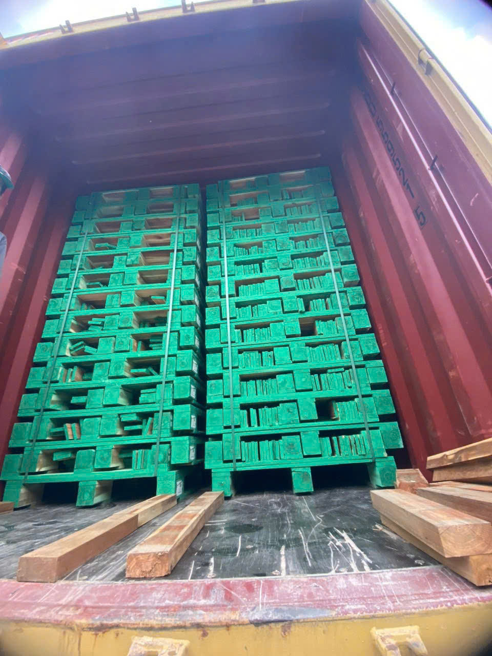 Cần tìm cước biển cho hàng pallet 