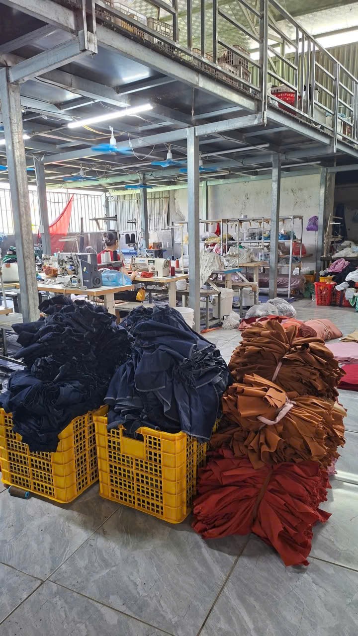 Cần tìm FWD hàng quần áo đi Ấn Độ