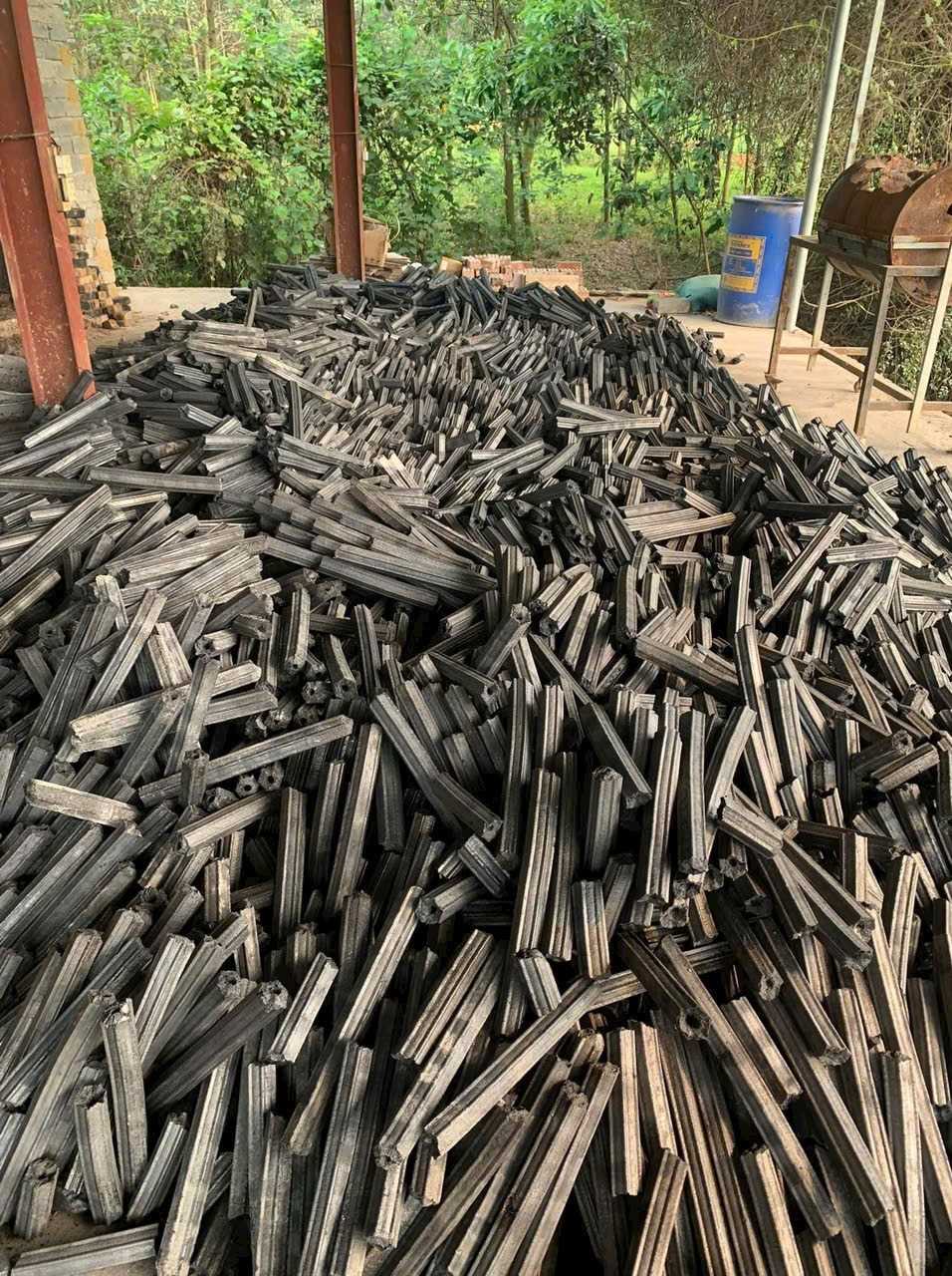 Cần tìm đơn vị vận tải sản phẩm than than mùn cưa, cont 40ft sang thị trường Hamad Qatar