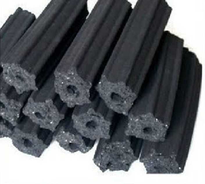 Cần tìm đơn vị FWD hàng than củi mùn cưa, than đen sang London