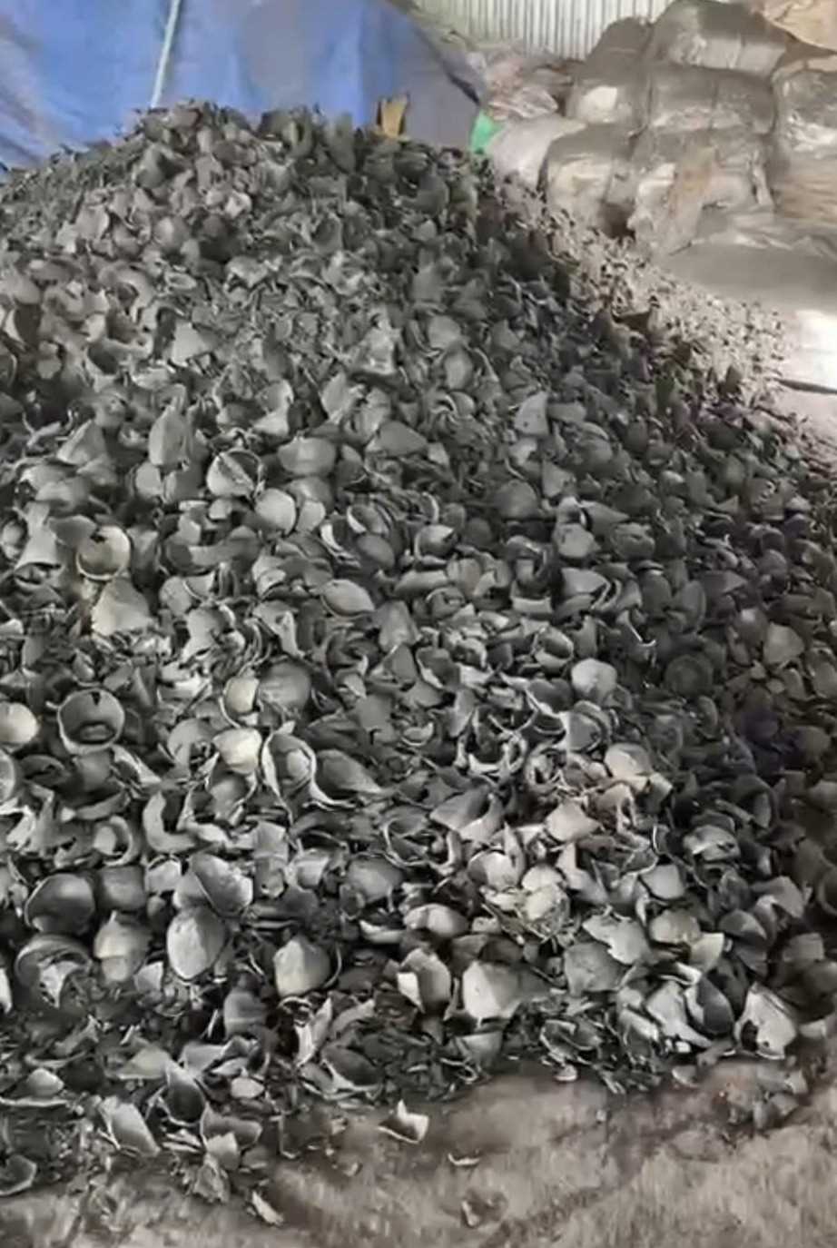 Cần tìm đơn vị vận tải sảng phẩm than dừa sang Ấn Độ