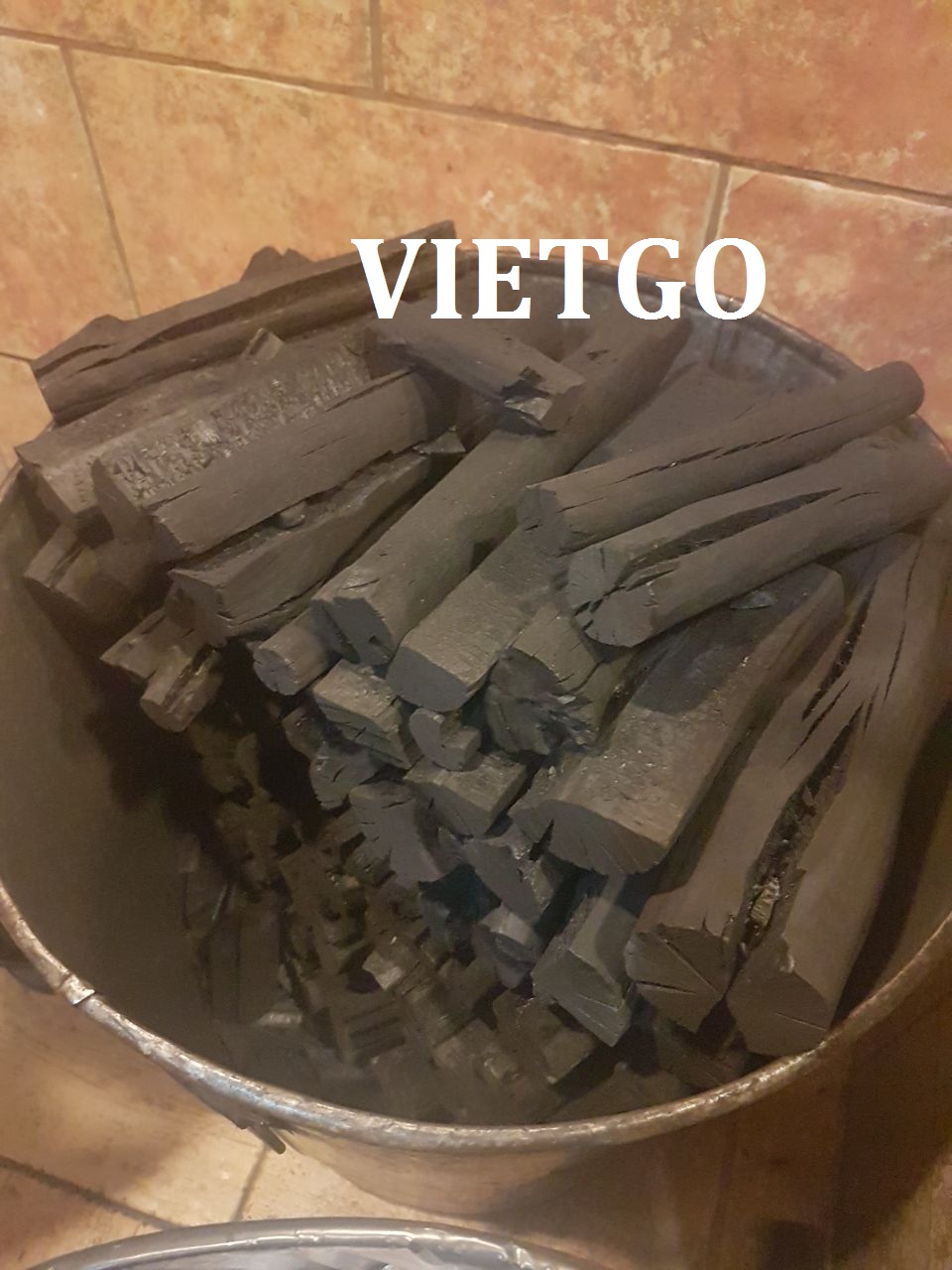 Thương nhân tại Vương quốc Bahrain cần mua 24 tấn than đen