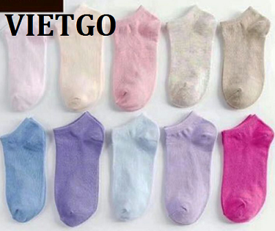 Vị khách quen thuộc người Hồng Kông có nhu cầu nhập khẩu tất ngắn cổ