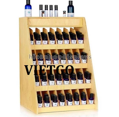 Vị khách hàng đến từ Hungary đang cần tìm nhà cung cấp cho đơn hàng nhập khẩu bàn, kệ, gương trang điểm, hộp đựng tinh dầu từ thị trường Việt Nam