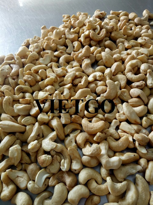 Một công ty thương mại tại Việt Nam đang cần tìm nhà cung cấp cho sản phẩm hạt điều số lượng lớn để xuất khẩu