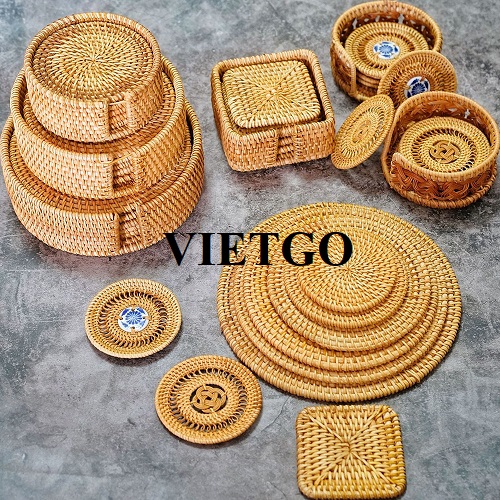 Vị khách hàng đến từ Malaysia cần tìm nhà cung cấp sản phẩm bộ lót bàn ăn và lồng bàn mây tre đan
