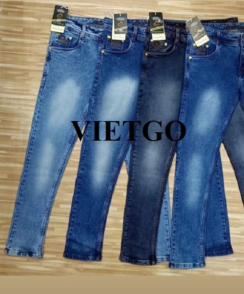 Vị khách hàng người Philippines đang tìm kiếm nhà cung cấp cho sản phẩm quần jean