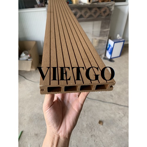 Vị khách hàng người Chile cần tìm nhà cung cấp sàn gỗ nhựa ngoài trời