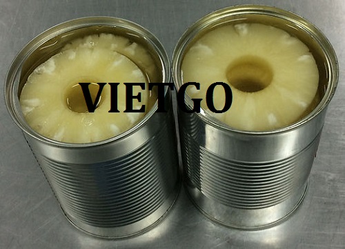 Vị khách hàng đến từ UAE cần tìm nhà cung cấp cho đơn hàng nhập khẩu hoa quả đóng hộp